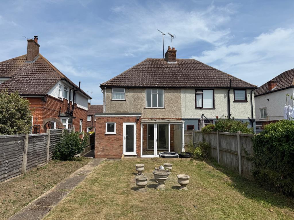 Lot: 149 - SEMI-DETACHED HOUSE FOR IMPROVEMENT IN POPULAR RESIDENTIAL AREA - Rear elevation of the semi-detached house